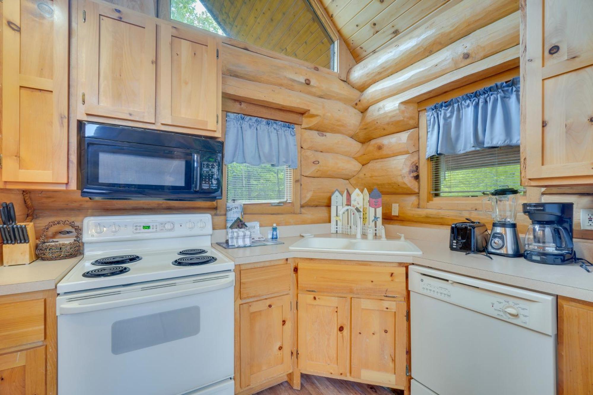 Gatlinburg Cabin With Hot Tub About 11 Miles To Downtown Kültér fotó